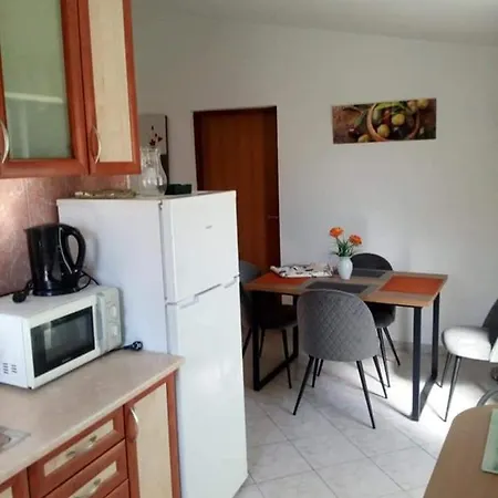Apartman *